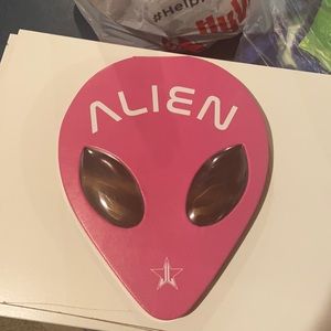 Jeffrey Star Alien Pallet